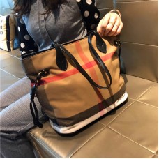 Women’s Handbags 
