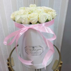  White Rose Box (Jouri Roses) 