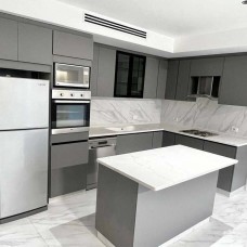 ﻿Spanish Laminate Wood Kitchen with Quartz Countertop
