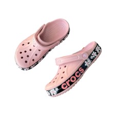  women’s Crocs