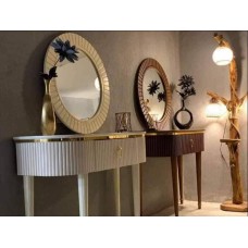 Table with mirror