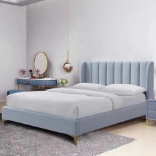 ﻿Closed box with bed header