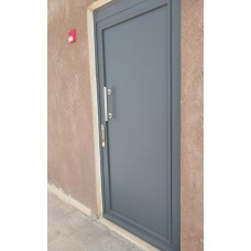 ﻿Insulated press door 