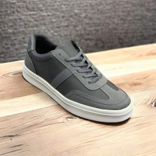Man's shoes