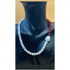 Natural pearl necklace