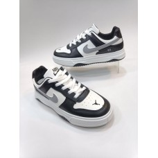 Sport shoes