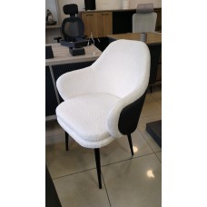 Single-seater sofa with double metal legs