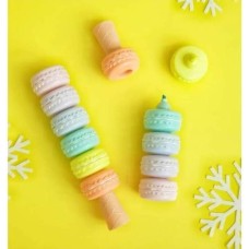 Highlighter pens in various shapes